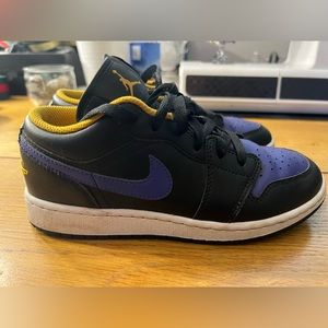 Nike Jordan sneakers boys 4